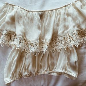 Forever 21 Tops - A off the shoulder top! Forever 21 Tops - A off the shoulder top!